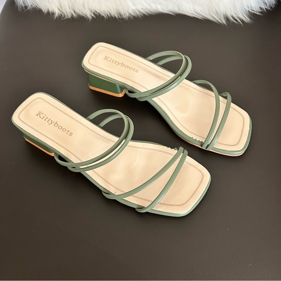 Sage Green Block Heel | Strappy Sandal | Size 7.5 - Picture 3 of 6